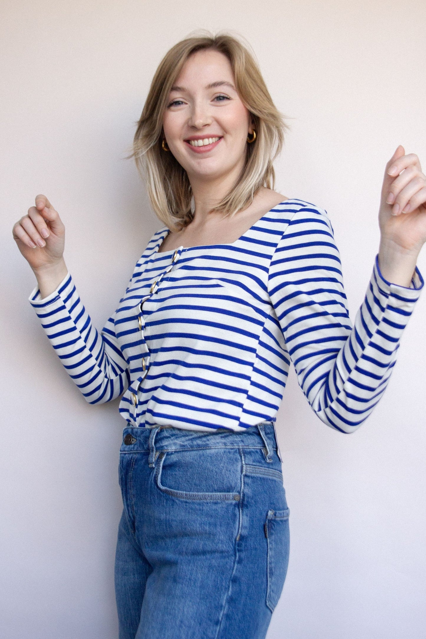 Afbeelding laden in galerijviewer, Alix Blouse / Blue &amp;amp; White Stripes
